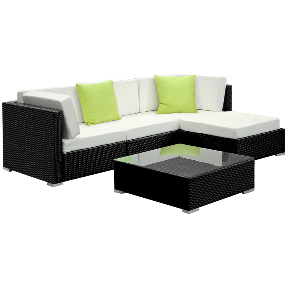 5 Piece Wicker Sofa and Coffee Table